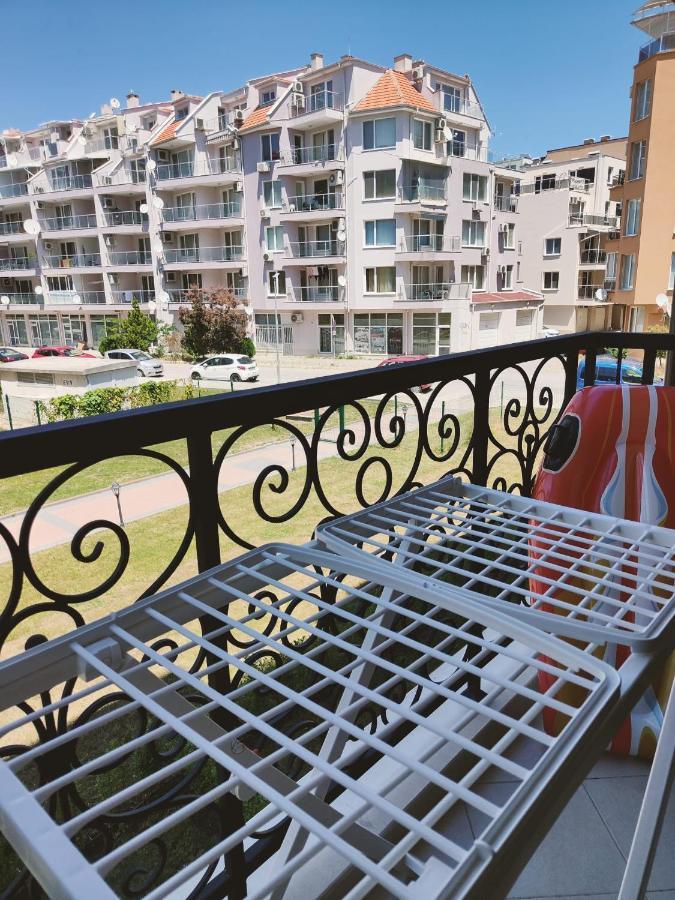 Studio Aivasovskij Park - Meters Away From Beach Pomorie Eksteriør billede